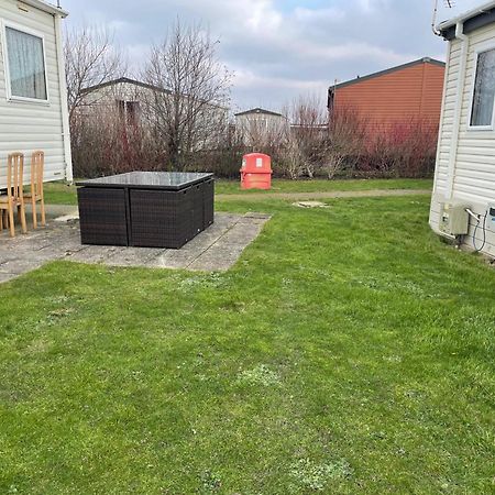 Cozy Camber Caravan 3 Bedroom Retreat With Decking Rye Exterior photo