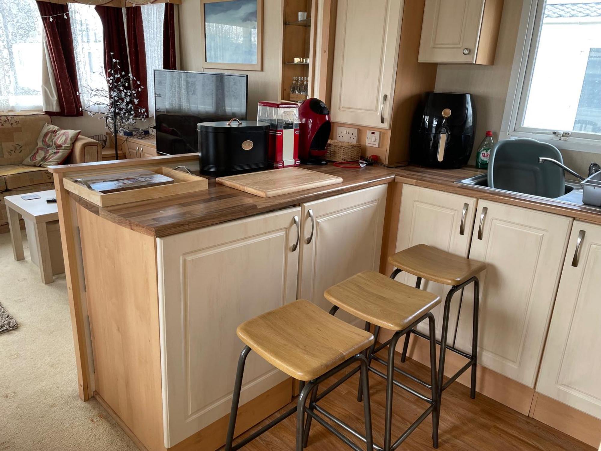 Cozy Camber Caravan 3 Bedroom Retreat With Decking Rye Exterior photo